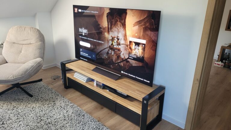 Moderner TV-Schrank mit Versand nach Jaslo