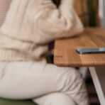 toaletka z drewnianym blatem