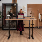 Steh-Sitz-Schreibtisch