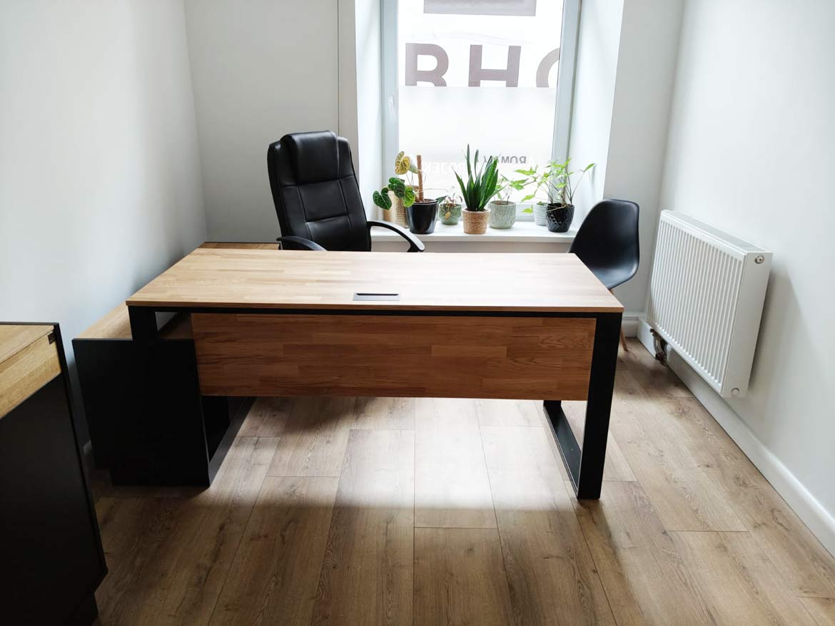 Ecktisch für Aroma Projekt, Lodz, Polen