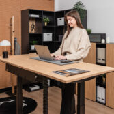 Ergonomischer Arbeitstisch
