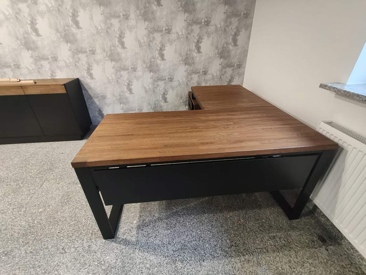 Biuro w kolorze cuban cigaro dla firmy Żwir Trans