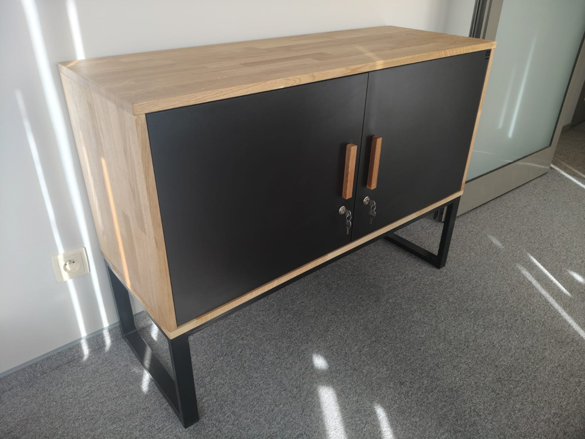 Komoda biurowa dla firmy z branży usług prawnych i finansowych we Wrocławiu