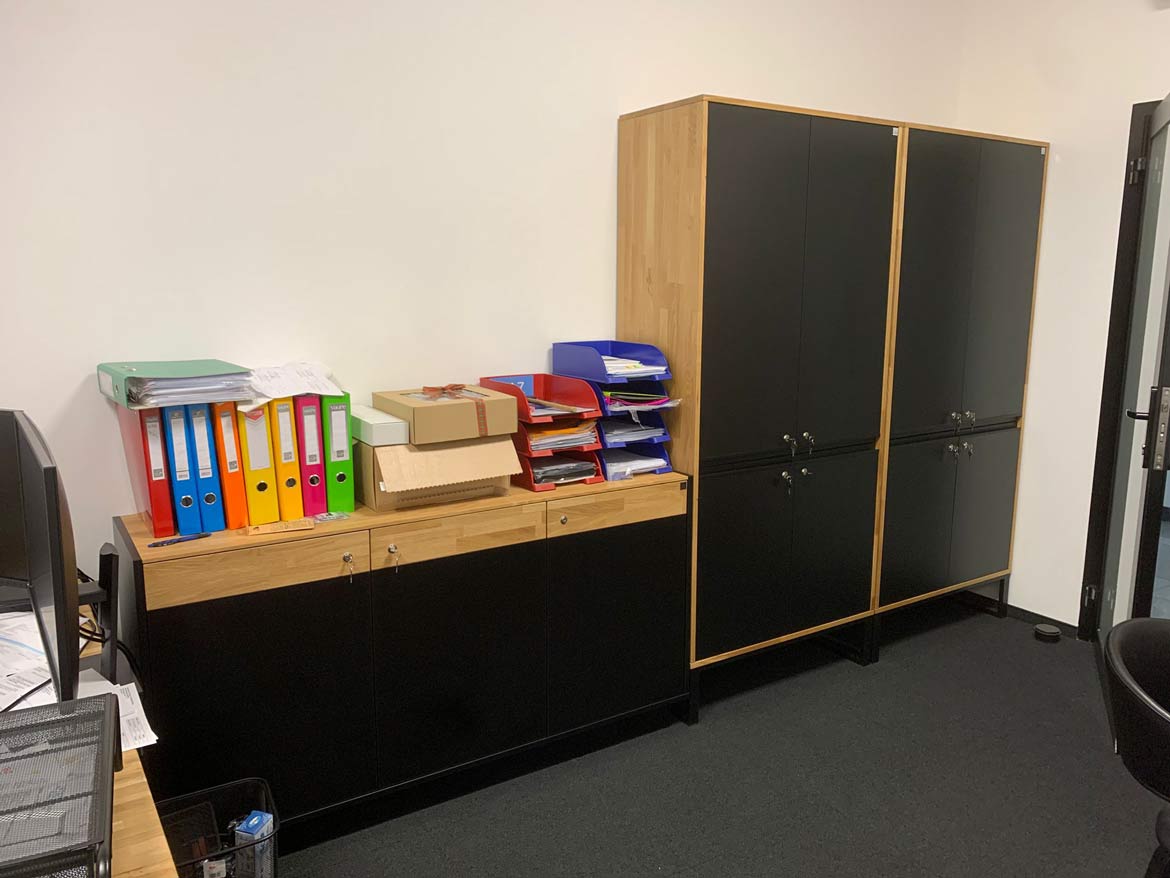 Büromöbel mit Schlössern für Boneselect Sp. z o.o.