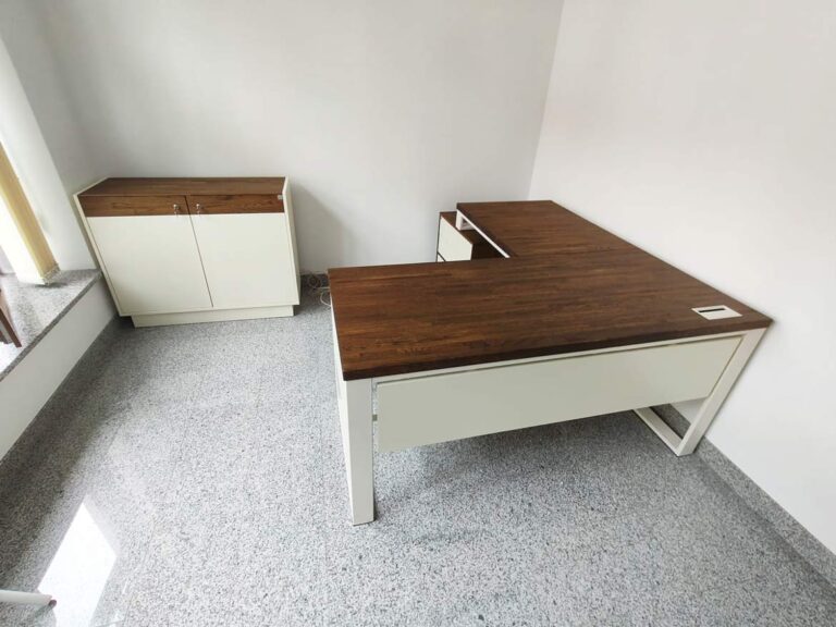 Möbel für eine Anwaltskanzlei für Herrn Arkadiusz aus Kędzierzyn-Koźle