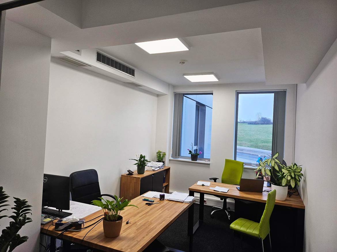 Möbel für das kleine Büro von Frau Marta in Warschau