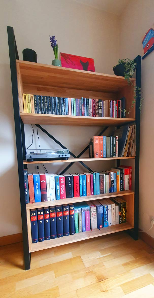 Bücherregal mit fünf Fächern für Herrn Adam aus Toruń