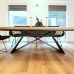 einen Esstisch für einen Kunden aus Deutschland