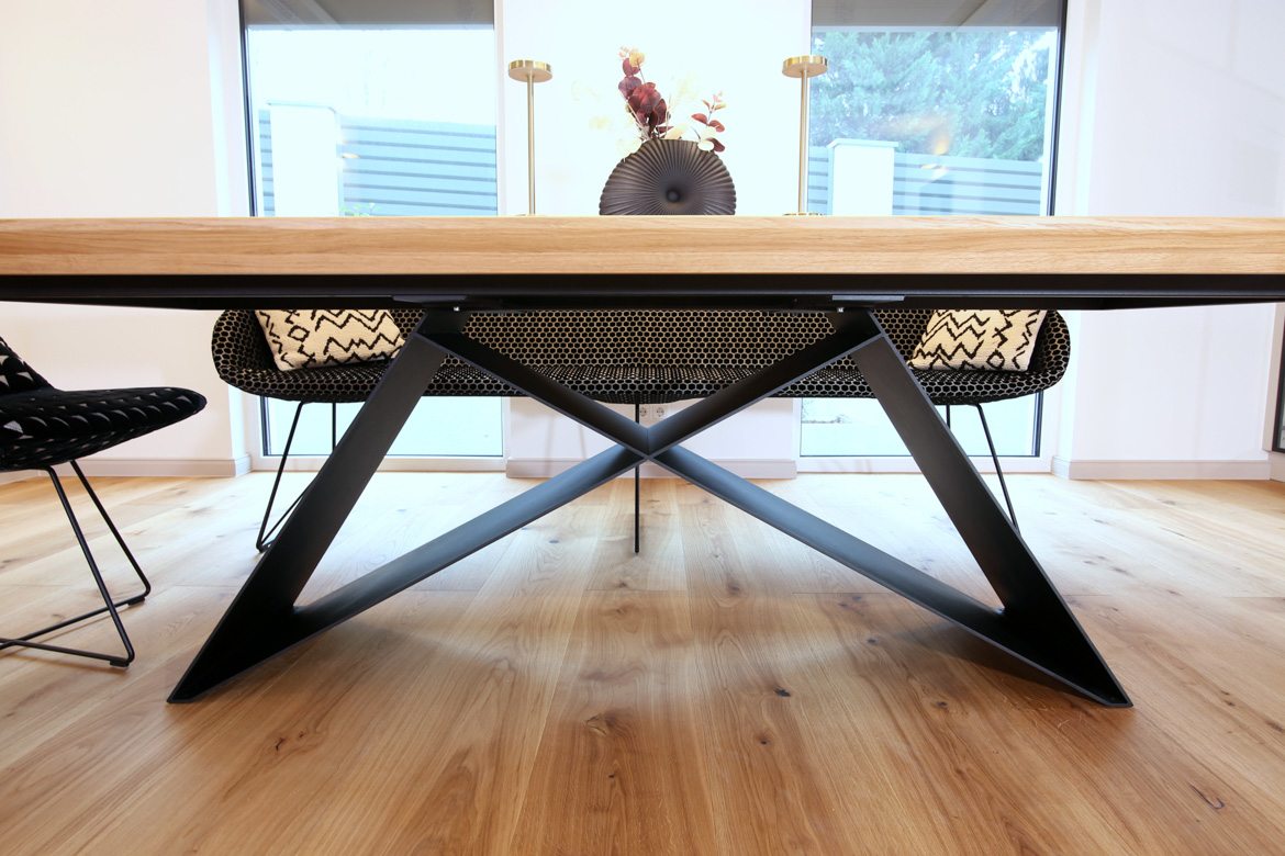 stół z oryginalnym stelażem dla klienta z Niemiec