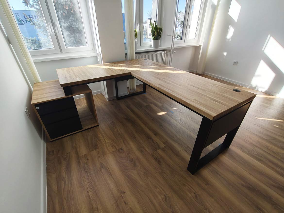 Eckschreibtisch für BS Kawęczyn Sp. z o.o. in Warschau