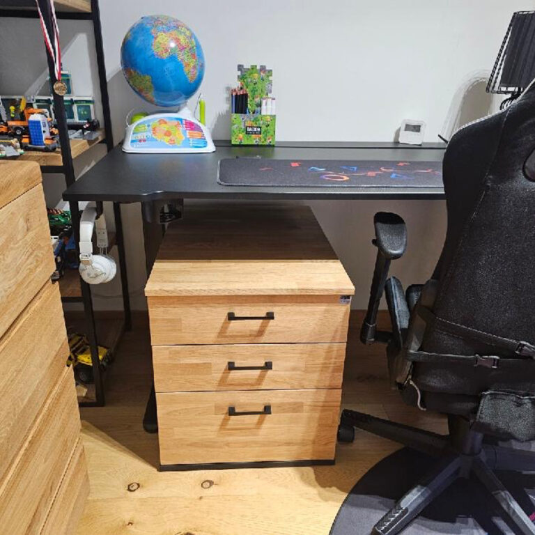 Bürocontainer aus Holz für Frau Emilia aus Poznan