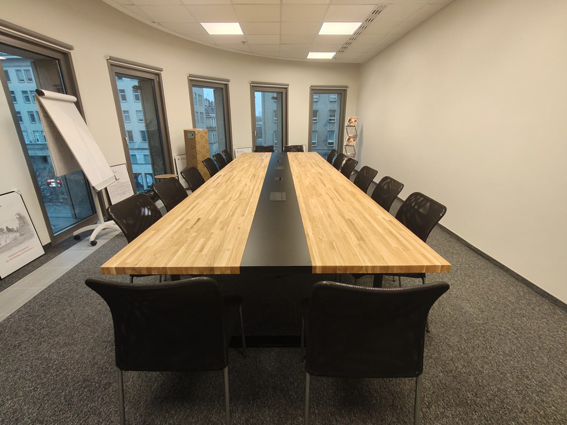 Stół konferencyjny 450 cm dla Pana Jarosława z Warszawy