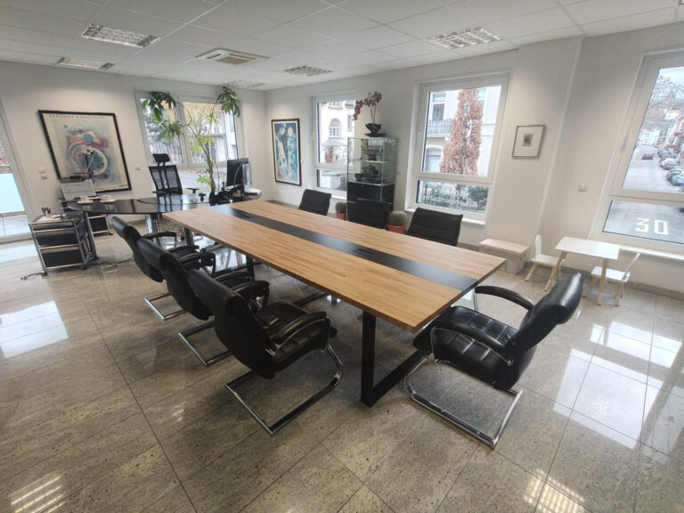 Konferenztisch für ein Notariat in Neustadt an der Weinstraße (Deutschland)