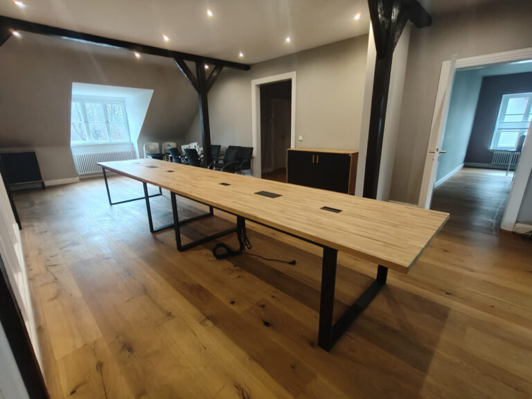 Konferenztische für die Steuerrechtskanzlei Ehlers und Schaefer in Bremen (Deutschland)