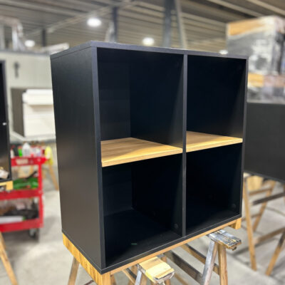 Bürokommode mit offenen Regalen