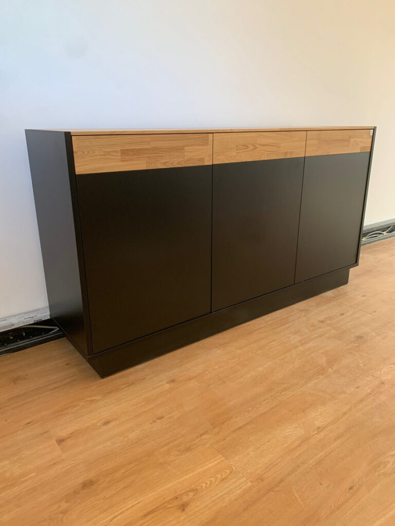 Bürokommode von einem deutschen Unternehmen für Kaffeesysteme in Essen