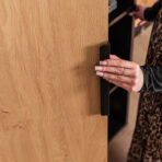 ein Bücherregal zum Ordnen von Dokumenten