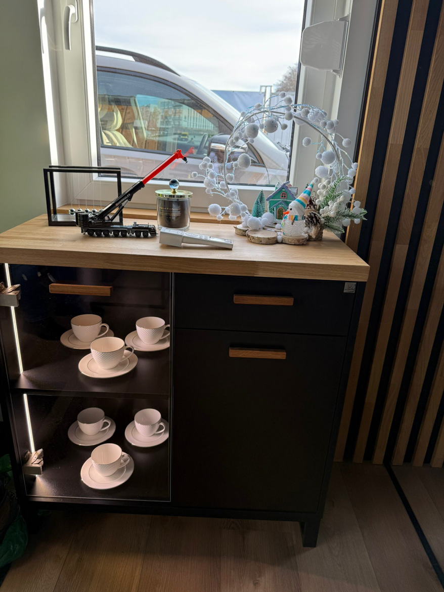 Schrank für eine Espressomaschine für Herrn Michał aus der Dienstleistungsbranche in der Woiwodschaft Mazowieckie