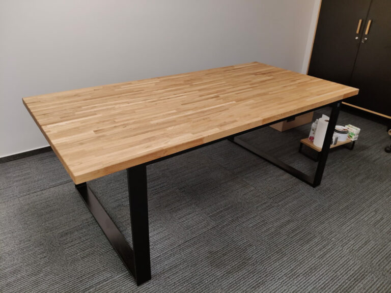 Konferenztisch für Frau Lidia aus Warschau