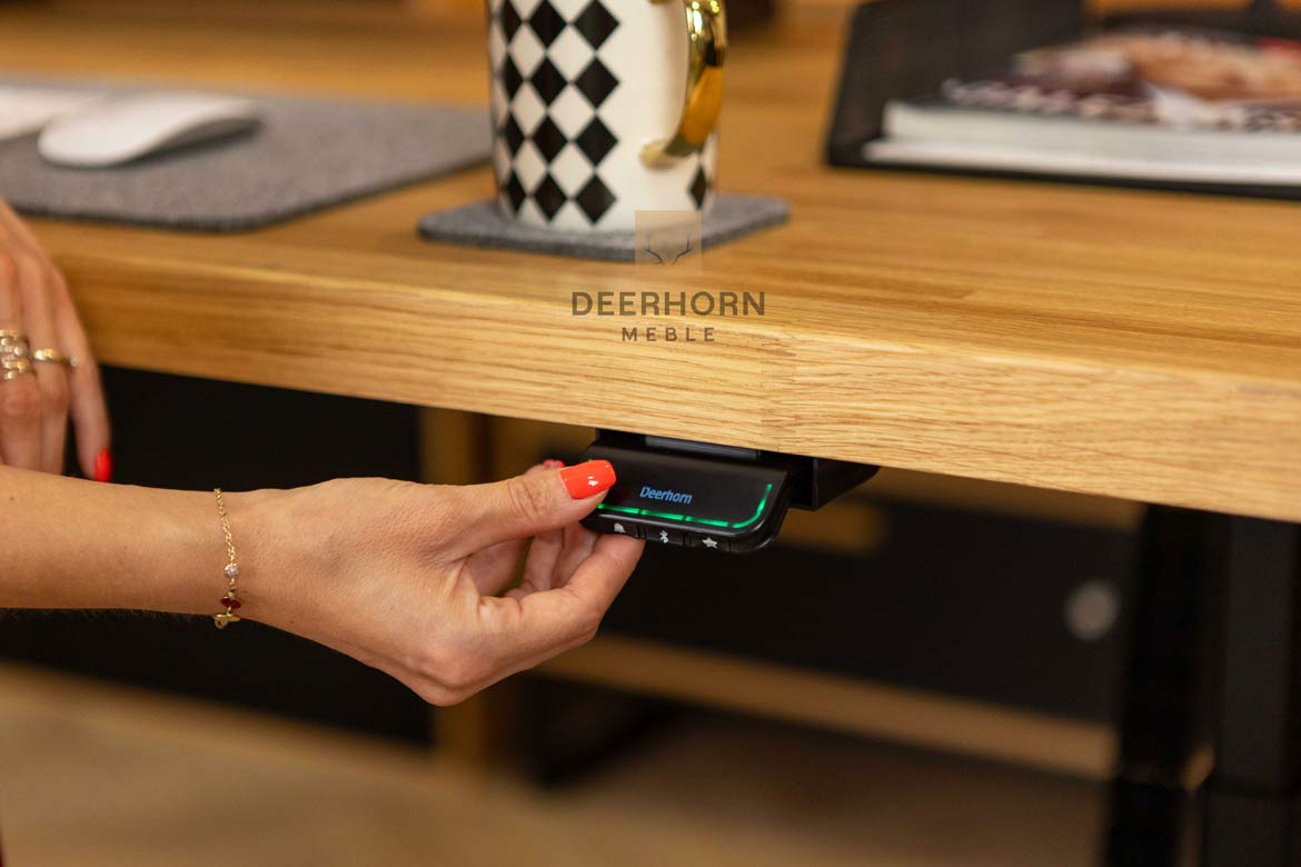 Biurko podnoszone z pamięcią ustawień