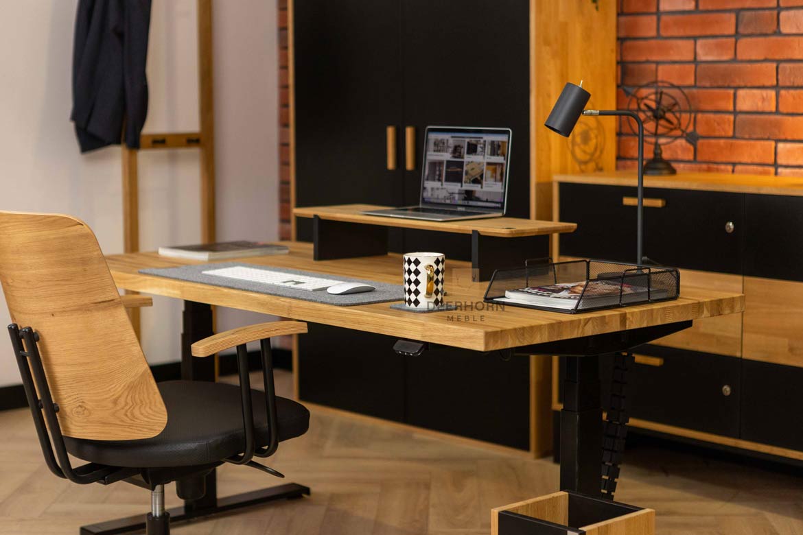 Biurko regulowane w kolorze czarnym