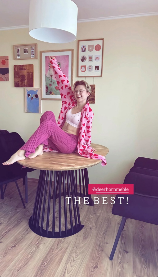 Runder Tisch mit durchbrochenem Sockel für Ms. Roksana