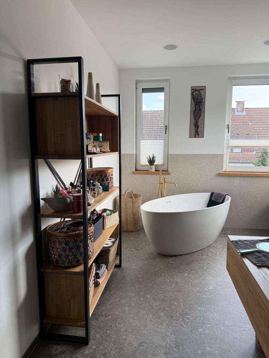 Regał Deerhorn jako element aranżacji łazienki dla Pani Natalii w Gdańsku