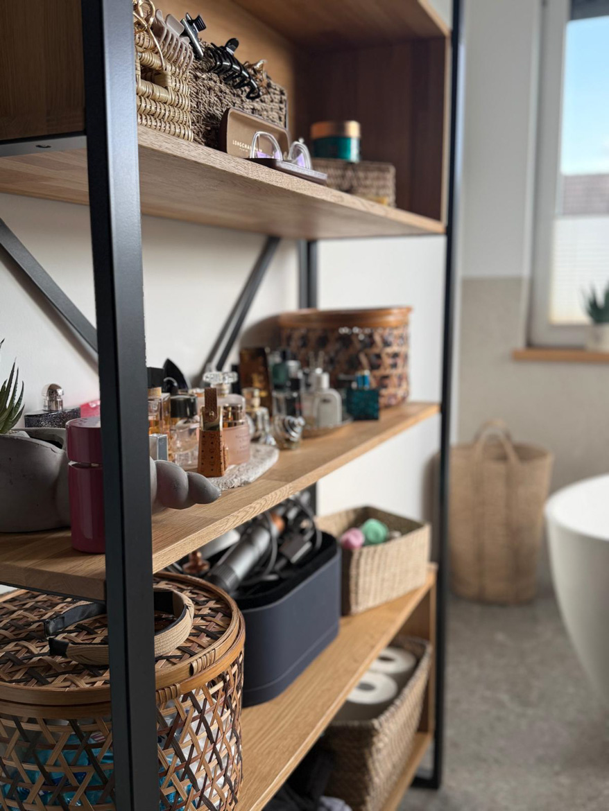 Regał Deerhorn jako element aranżacji łazienki dla Pani Natalii w Gdańsku