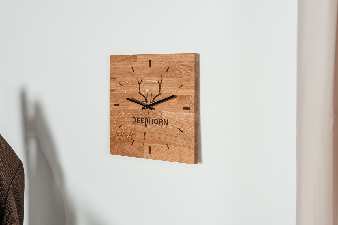 Wanduhr für das Arbeitszimmer Wanduhr für das Arbeitszimmer