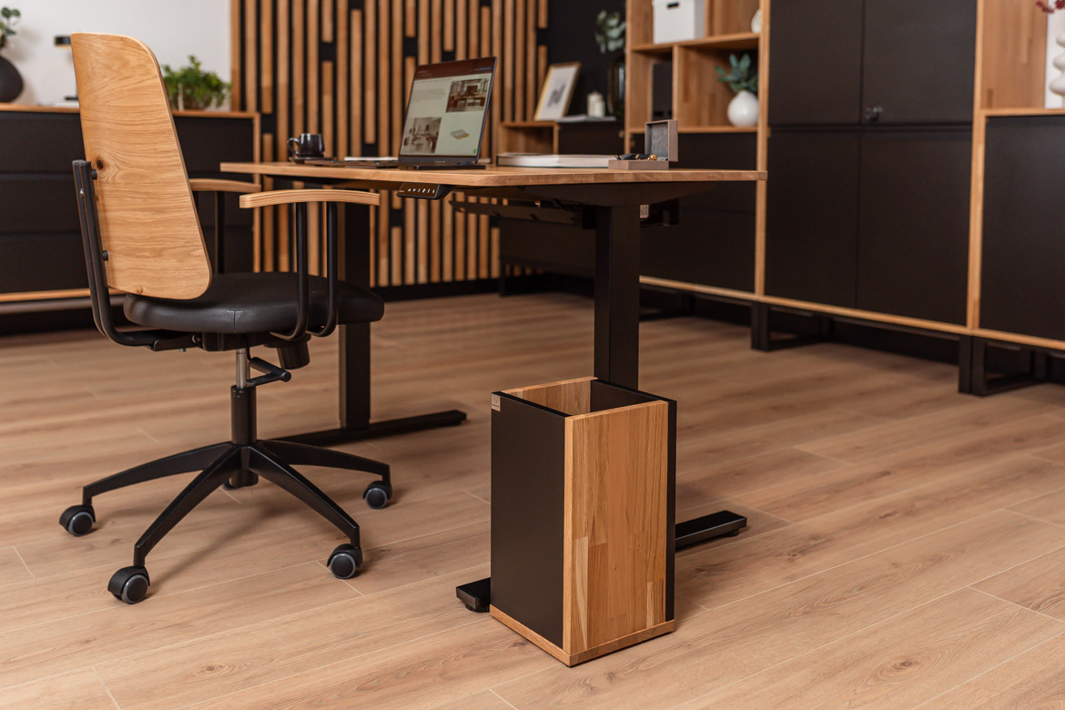 biurko-ergonomiczne-sit-stand ergonomiczne stanowisko pracy z biurkiem elektrycznym i możliwością pracy siedzącej i stojącej