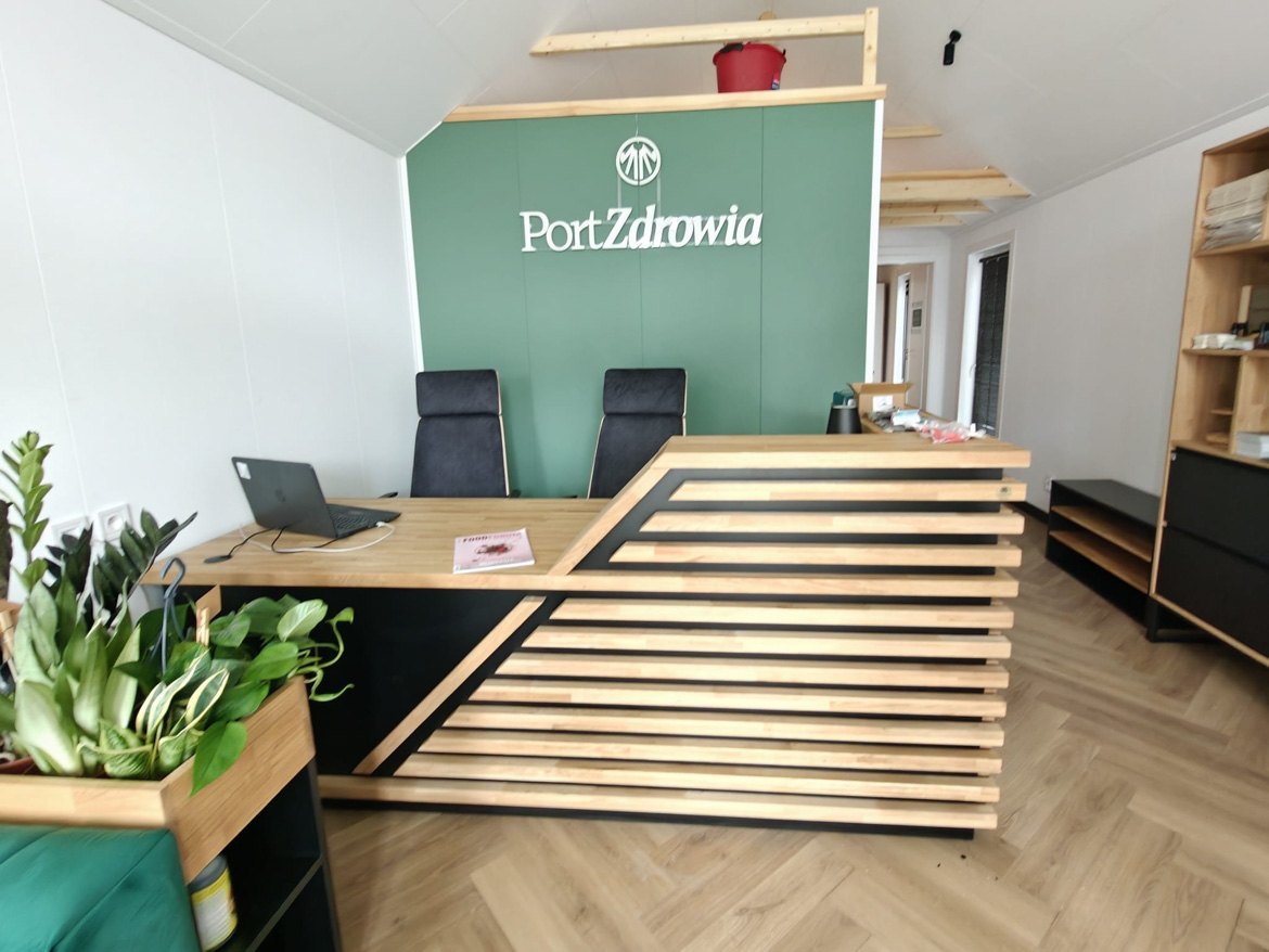 Lada recepcyjna dla firmy z branży rolniczej w Świdnicy (niedaleko Wrocławia)