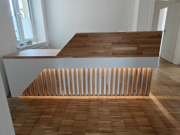 Empfangsschalter für eine Therapiepraxis in Hoya (Deutschland)