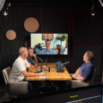 Podcasting- und Videoaufnahmetisch für die Golf Style Foundation aus Lublin