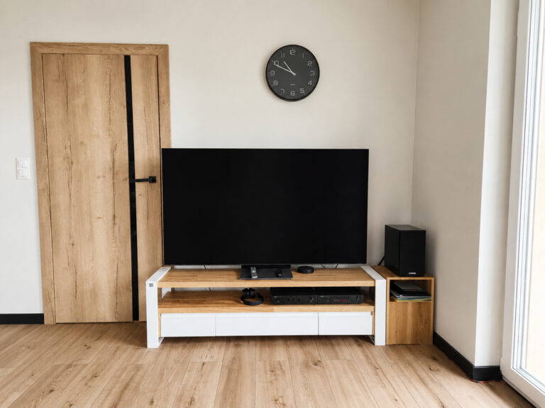 TV-Möbel für das Wohnzimmer von Herrn Adam aus der Woiwodschaft Opole