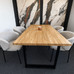 Ein kleiner Konferenztisch für das Hyundai-Autohaus in Kalisz