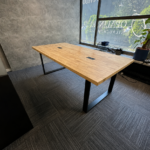 Konferenztisch für ein Immobilienbüro in Rzeszów