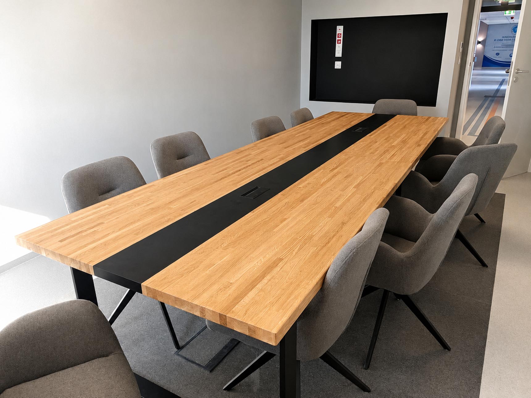 Konferenztisch für 10 Personen